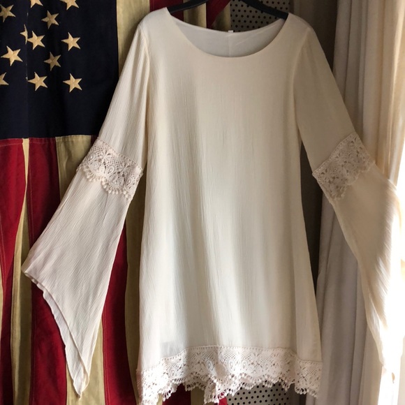 Dresses & Skirts - Lovely Dress
